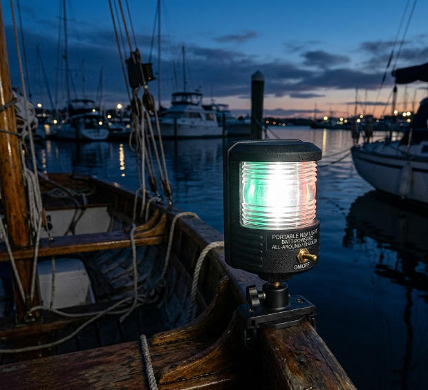 Battery-powered Navigation Light